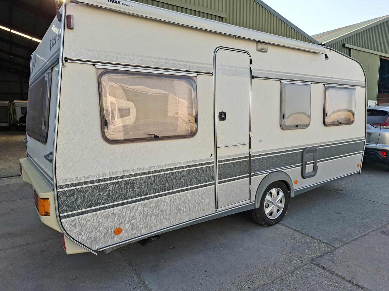 Caravan Fendt Joker 1991 type 495A met voortent en luifel