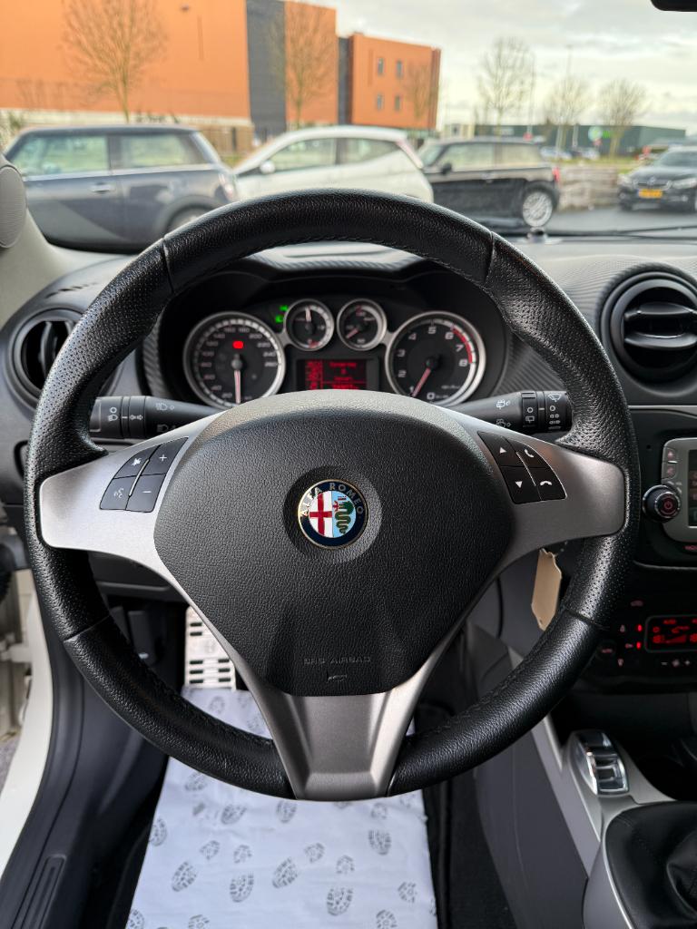 Alfa Romeo MiTo 1.4t - sbk - lage kmstand