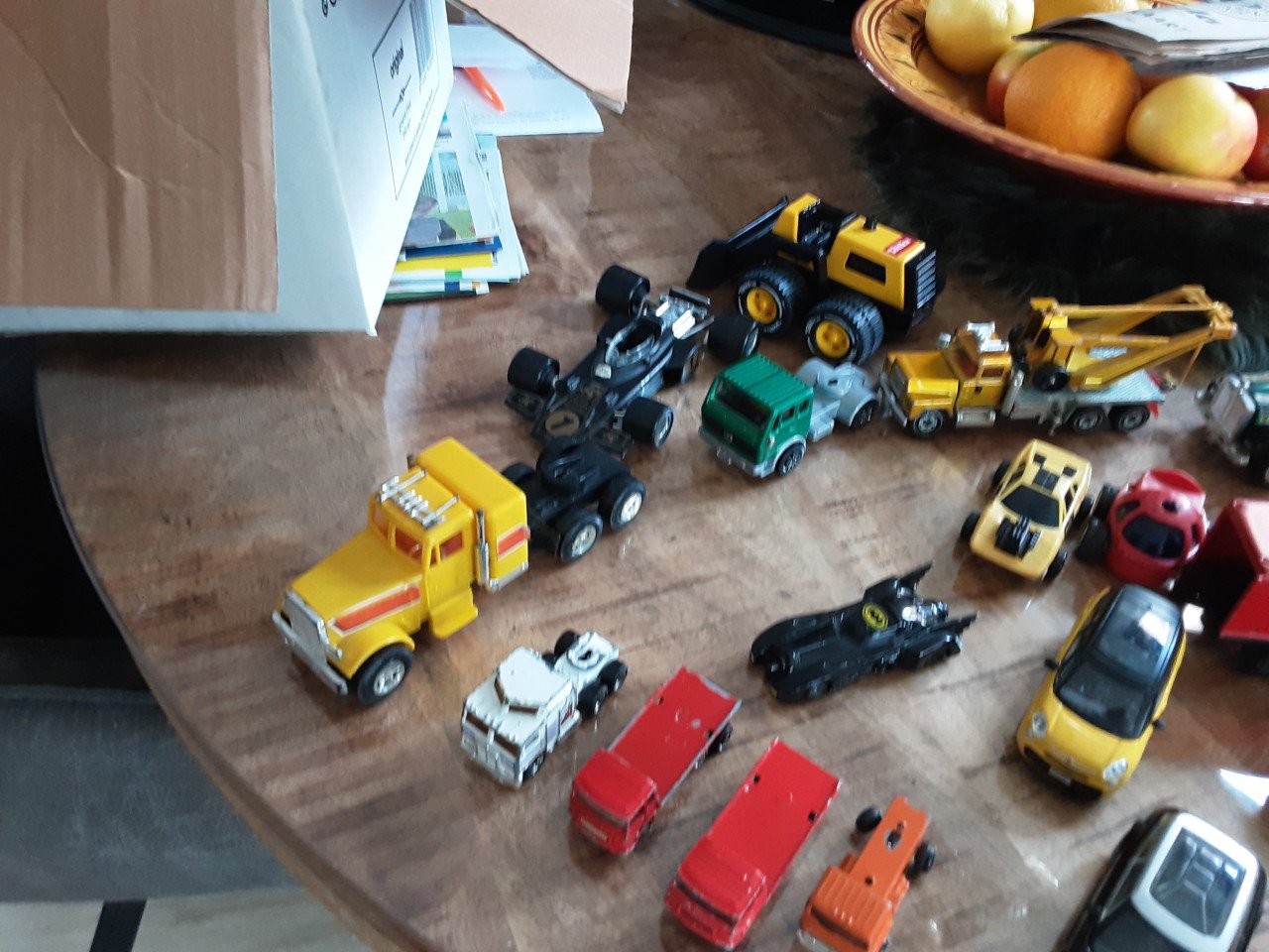 Doos met autosbieden vanaf 20 euro