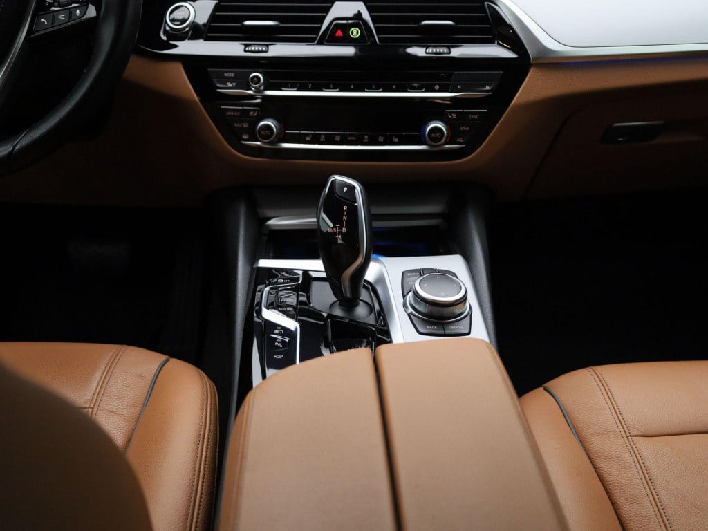 BMW 5 Serie touring 520e executive | automaat | leder | navigatie | apple c