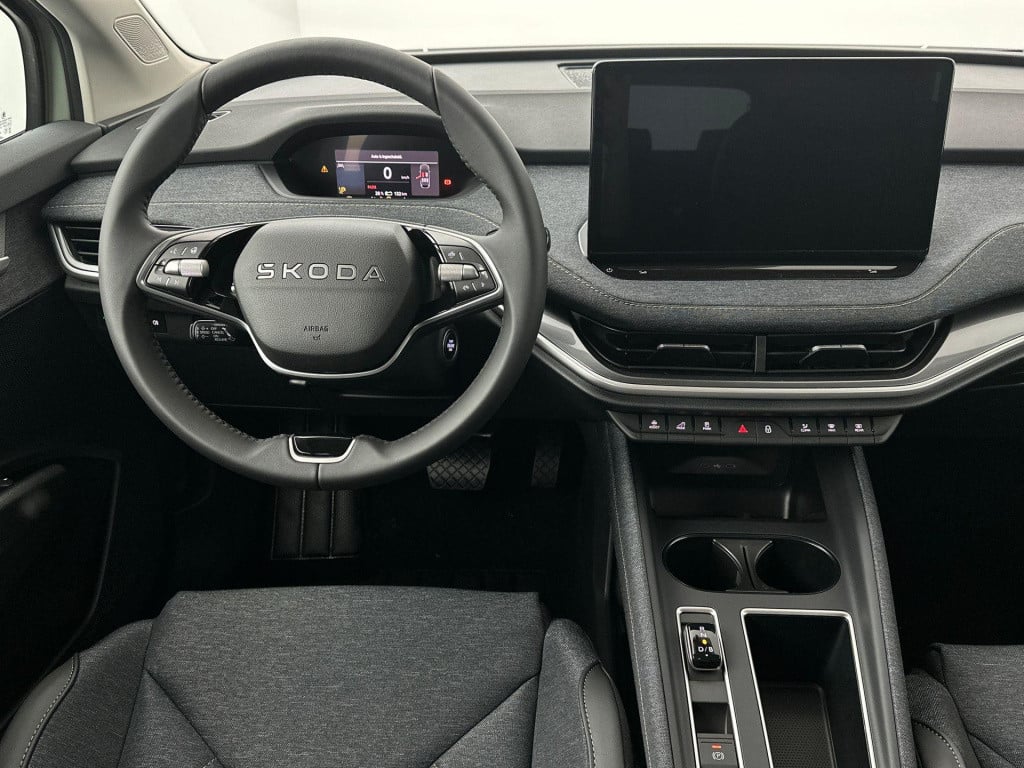Skoda Elroq business edition tour elektromotor 210 kw / 286 pk