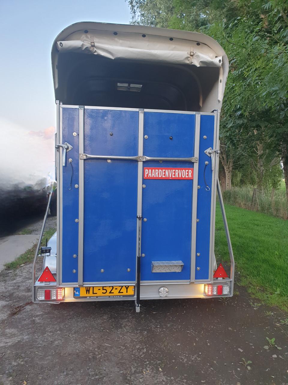 Paarden trailer