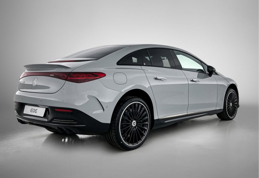 Mercedes-Benz Eqe 300 business solution amg 90 kwh | nightpakket | rijassis