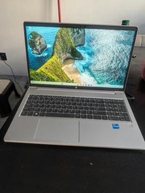 HP ProBook 450 G8 i5-1135G7 16GB 256GB W11