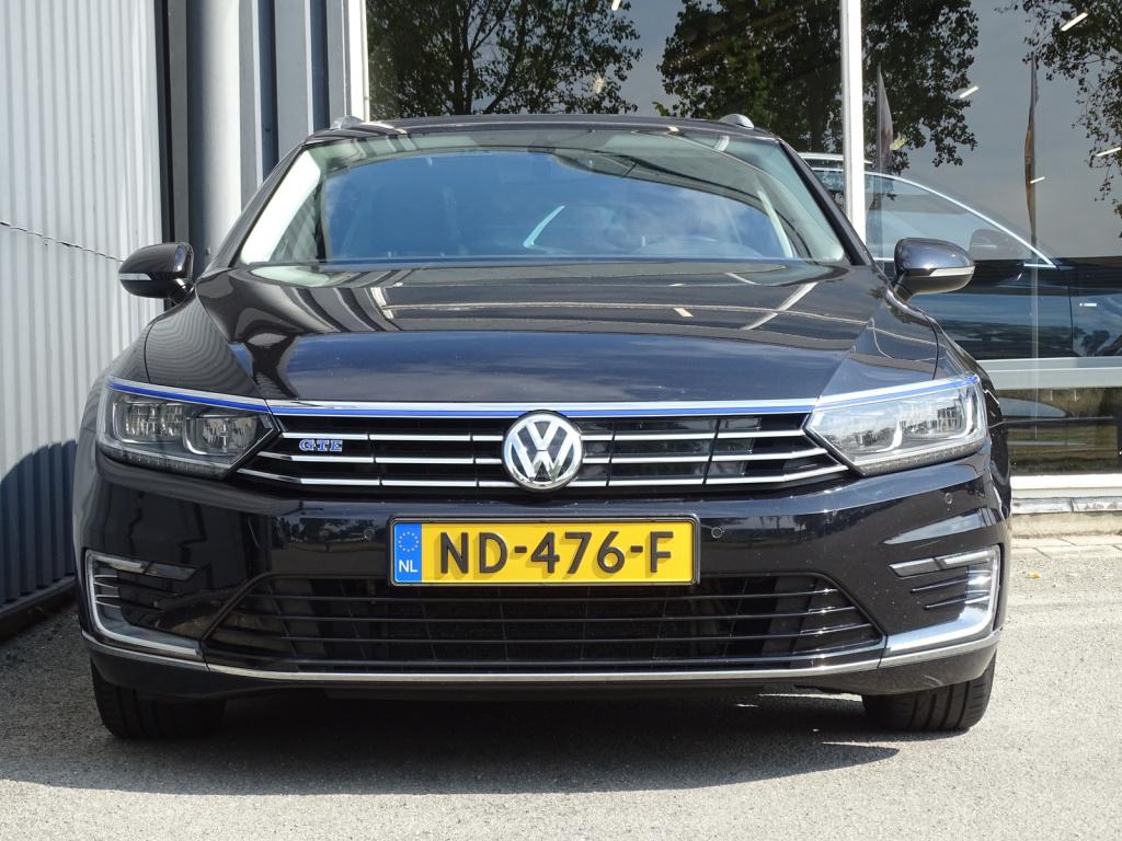 Volkswagen Passat variant 1.4 tsi gte connected series plus | pano | trekha
