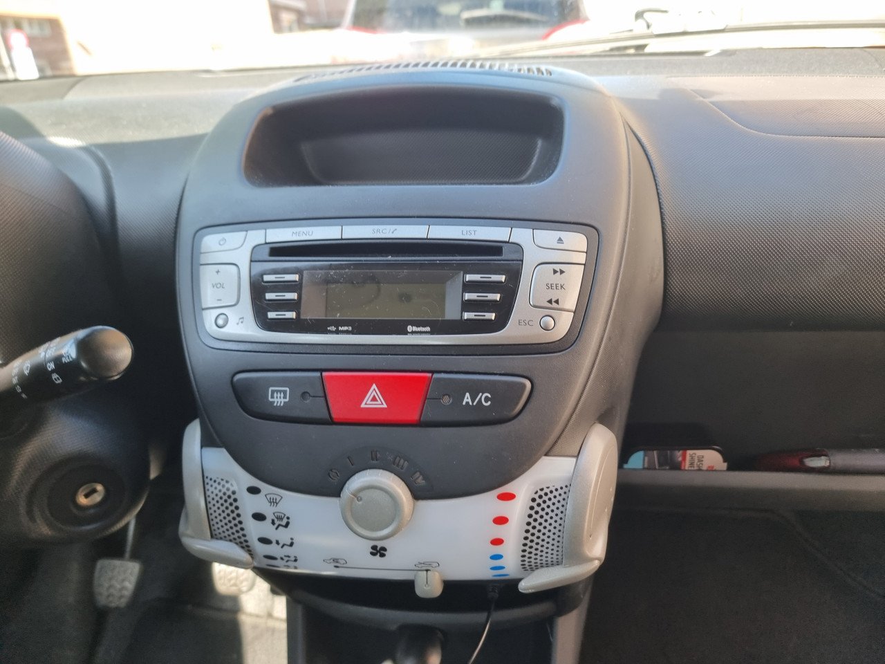 Luxe uitvoering Citroen C1 van 2012 5drs Airco LED Bluetooth Toerenteller