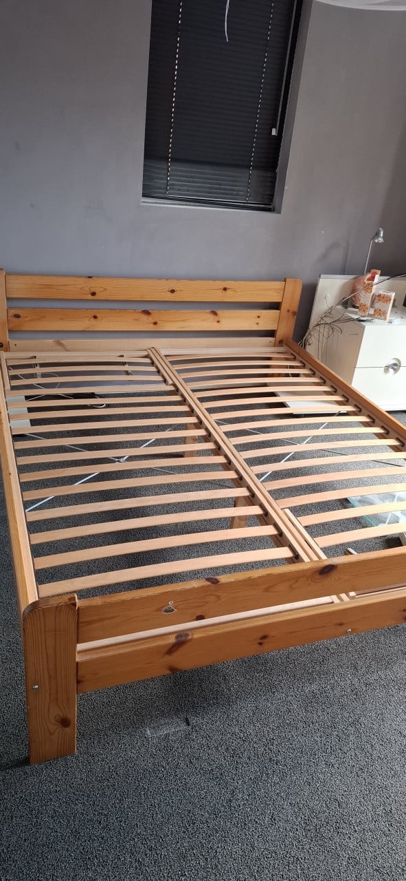 Tweepersoonsbed 160x200 met lattenbodem