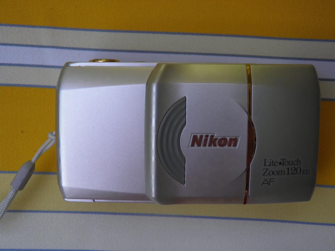 Nikon lite touch zoom 120 ed af werkt prima,