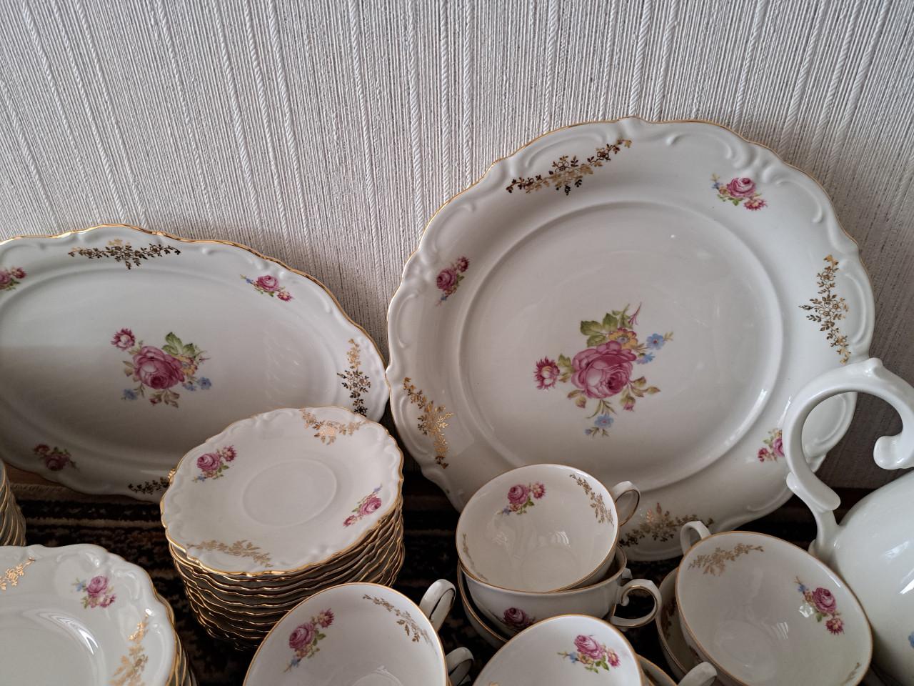 Mooi vintage servies compleet van minimaal 60 jaar jong.