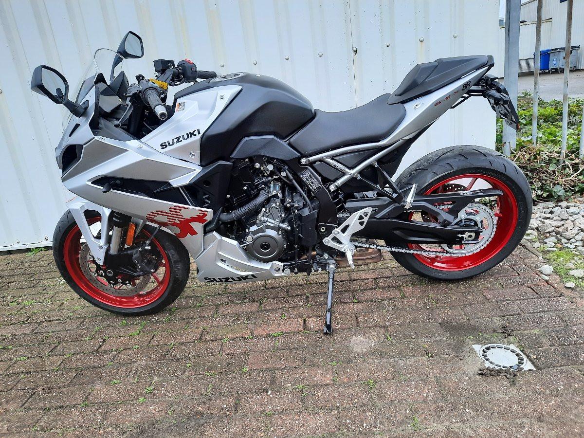 Suzuki GSX8-R uit 2024, nagenoeg nieuwe supersport