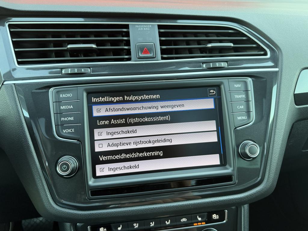 Volkswagen Tiguan 2.0 tsi 4motion highline | pano | acc | carplay | rijklaa