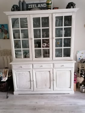 Kastmeubel vitrine