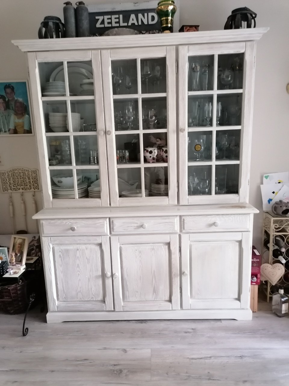 Kastmeubel vitrine