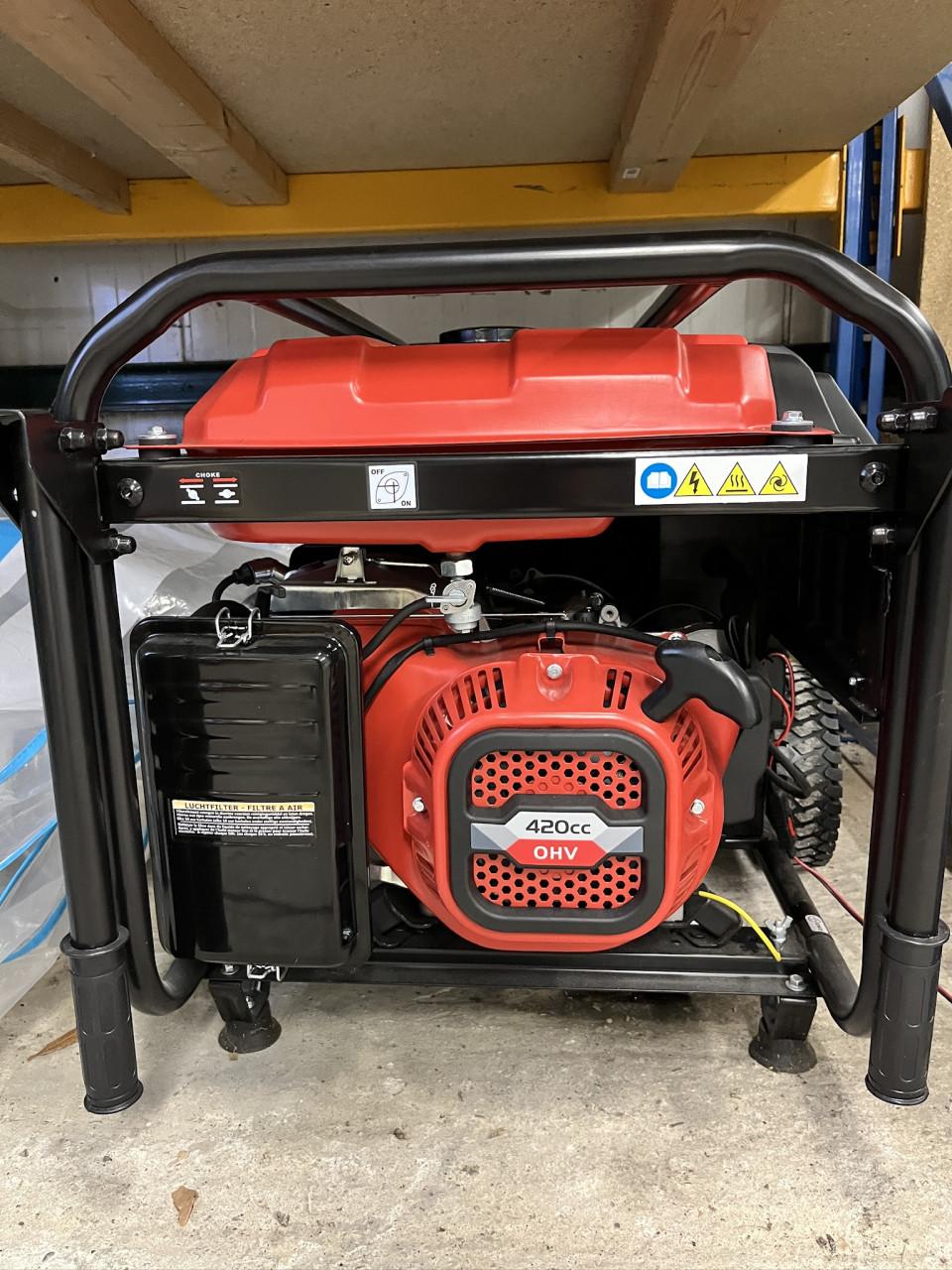 Te koop:  Benzineaggregaat Genermore Delux 6500w