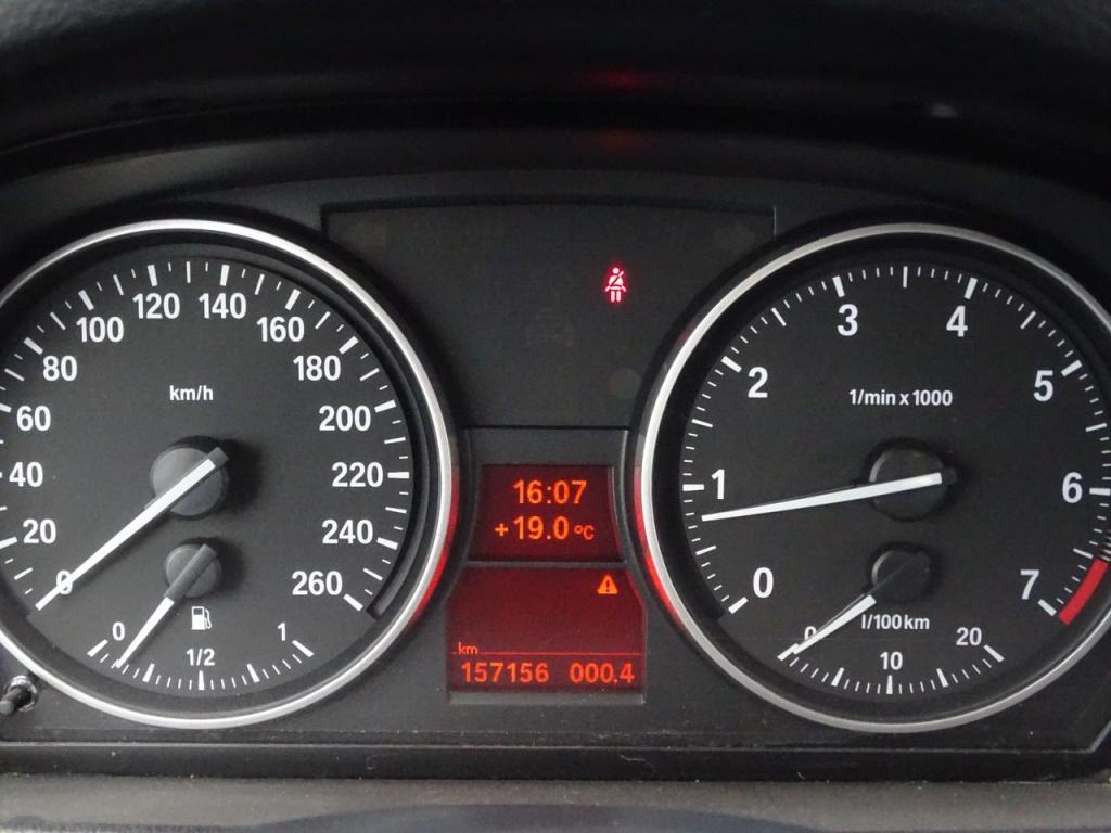 BMW X1 sdrive18i executive | bluetooth | stoelverwarming | 18"