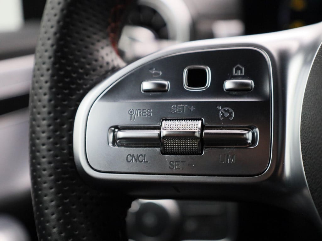 Mercedes-Benz A-Klasse 200 business solution amg | automaat | navigatie | a