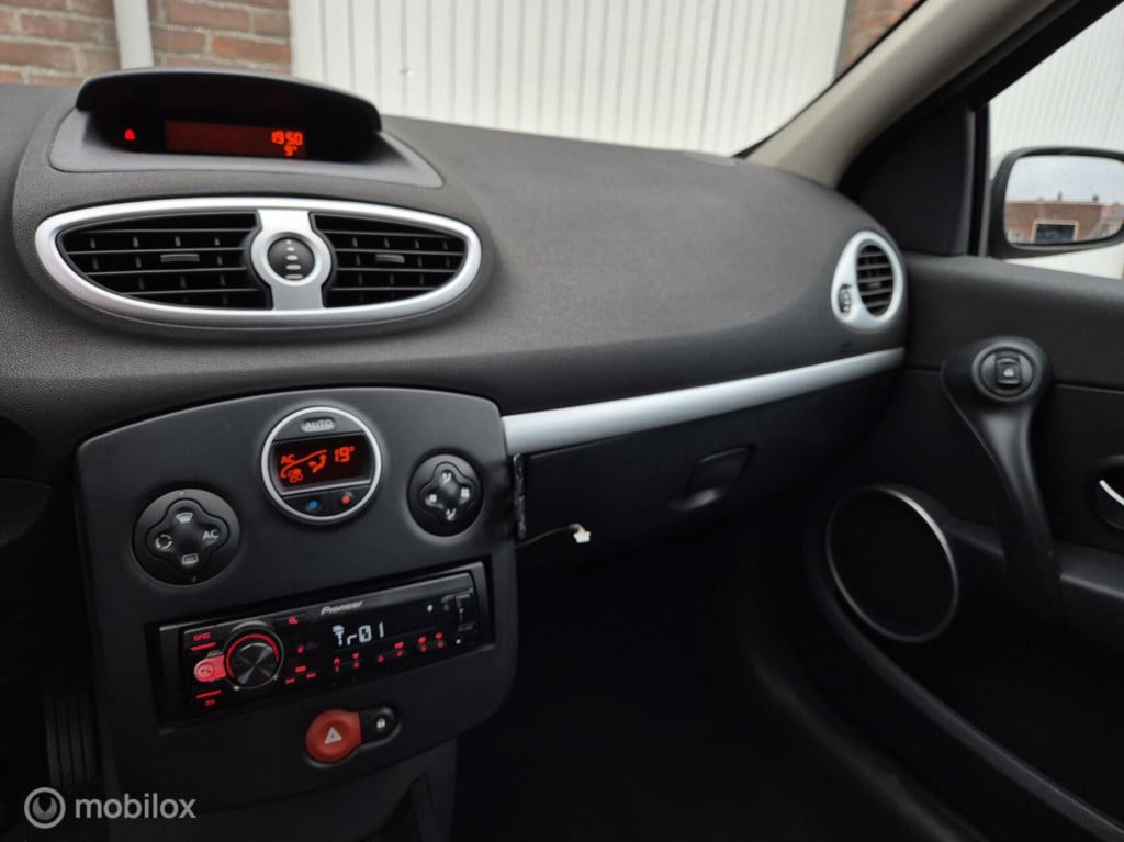 Renault Clio 1.6-16v dynamique / origineel nl / 5- deurs / airco / cruiseco