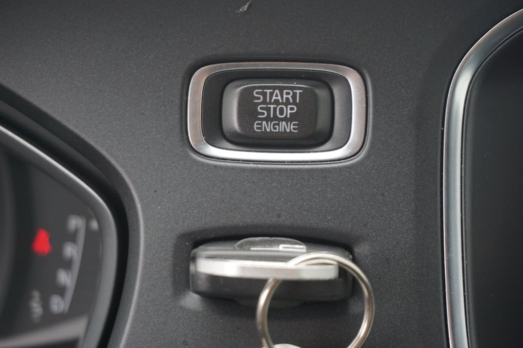 Volvo V40 1.5 t3 polar+ sport automaat / climate / navi / cruise / lane ass