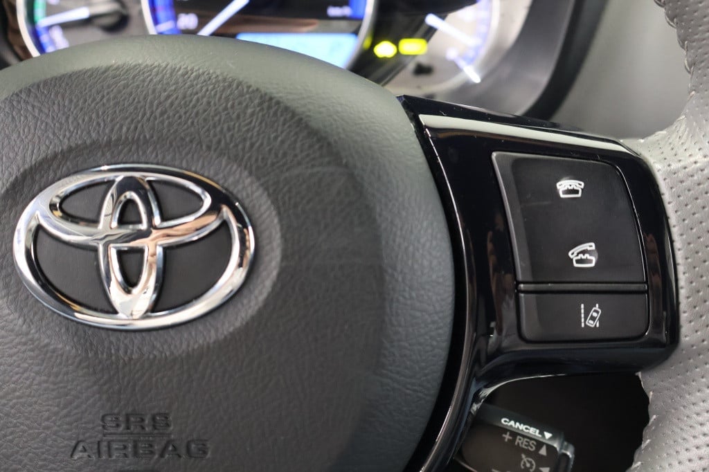 Toyota Yaris 1.5 hybrid dynamic bi-tone