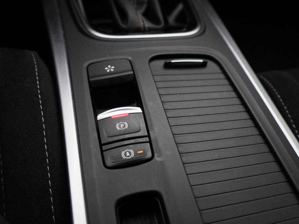 Renault Megane E-tech estate 1.6 plug-in hybrid 160 e-tech engineered | phe