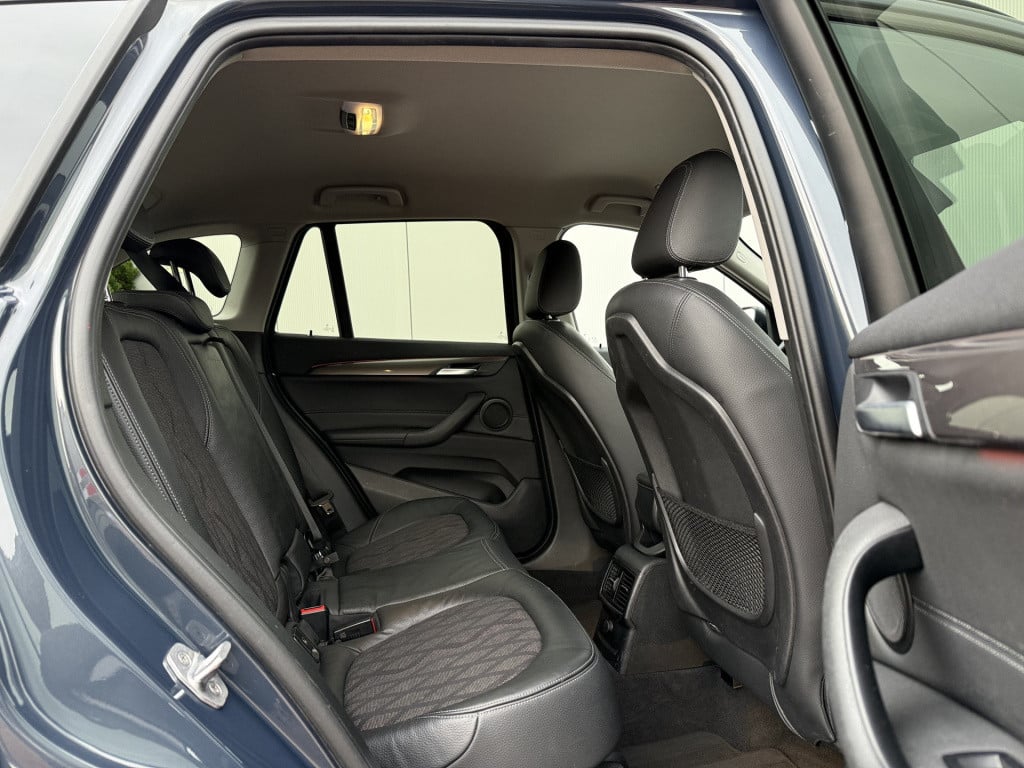 BMW X1 sdrive18i 136pk high executive automaat