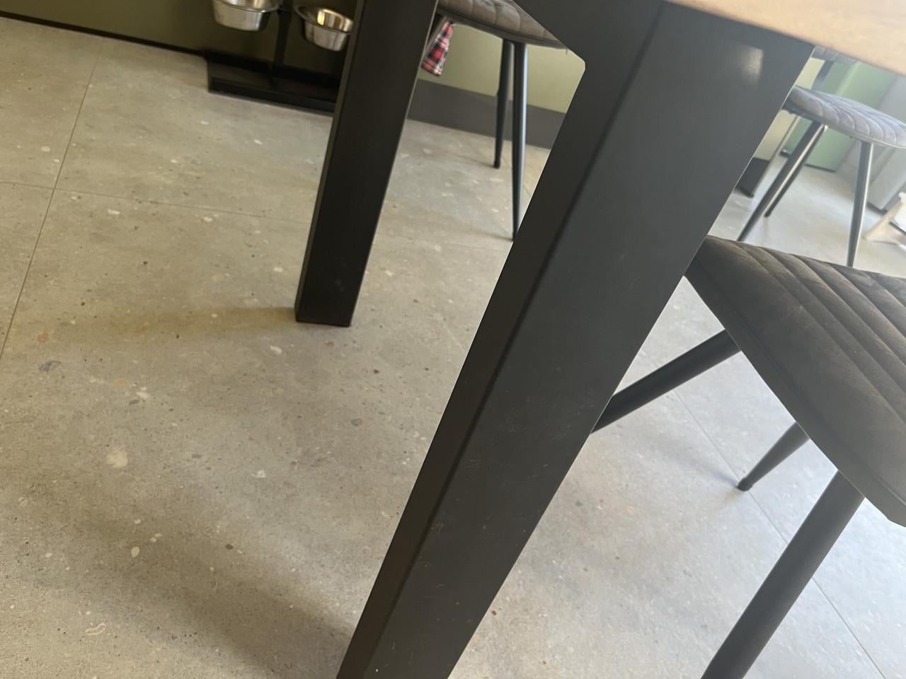 Acacia houten tafel van 190cm met een organische rand