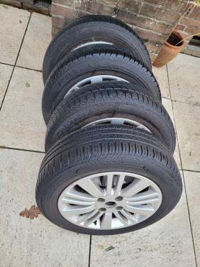Banden met velg (175/65 R15 84T)