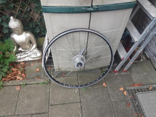 Batavus 28 inch shimano voorwiel, naafdynamo, rollerbrake rem