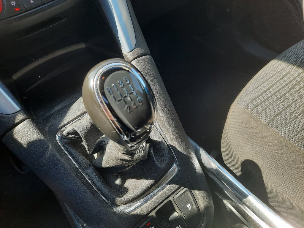 Opel Zafira tourer 1.4 cosmo