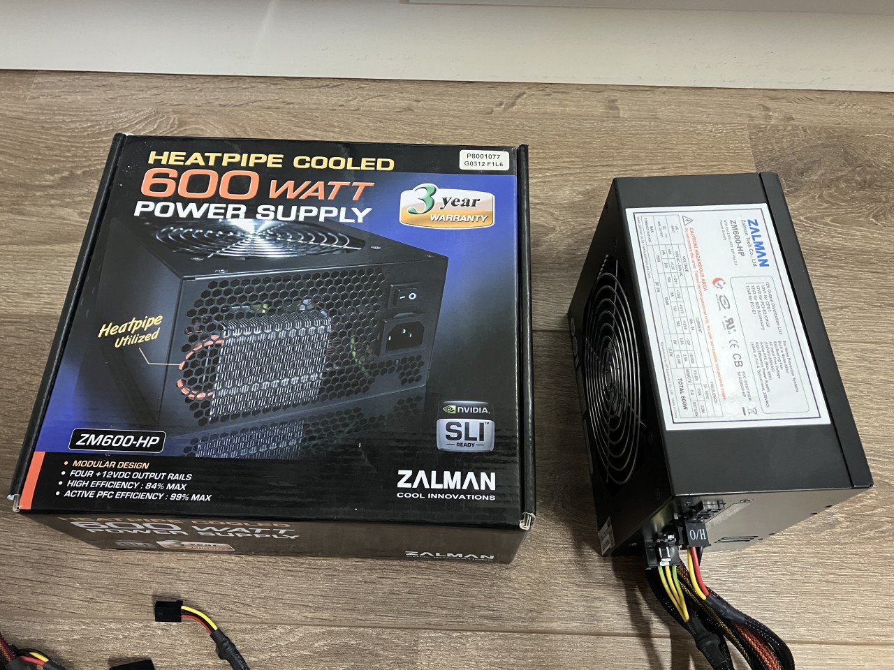 Zalman ZM600-HP Voeding