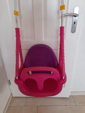 Baby schommel (in goede nette staat )