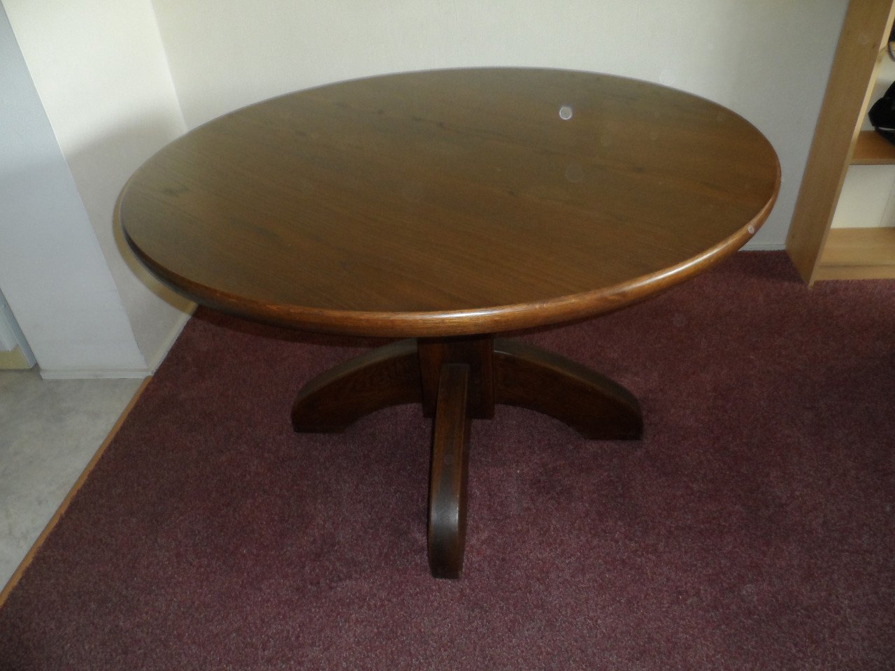 Buffetkast € 75 +Gratis klein bankje 4 stoelen met ronde tafel, 2 fauteuils