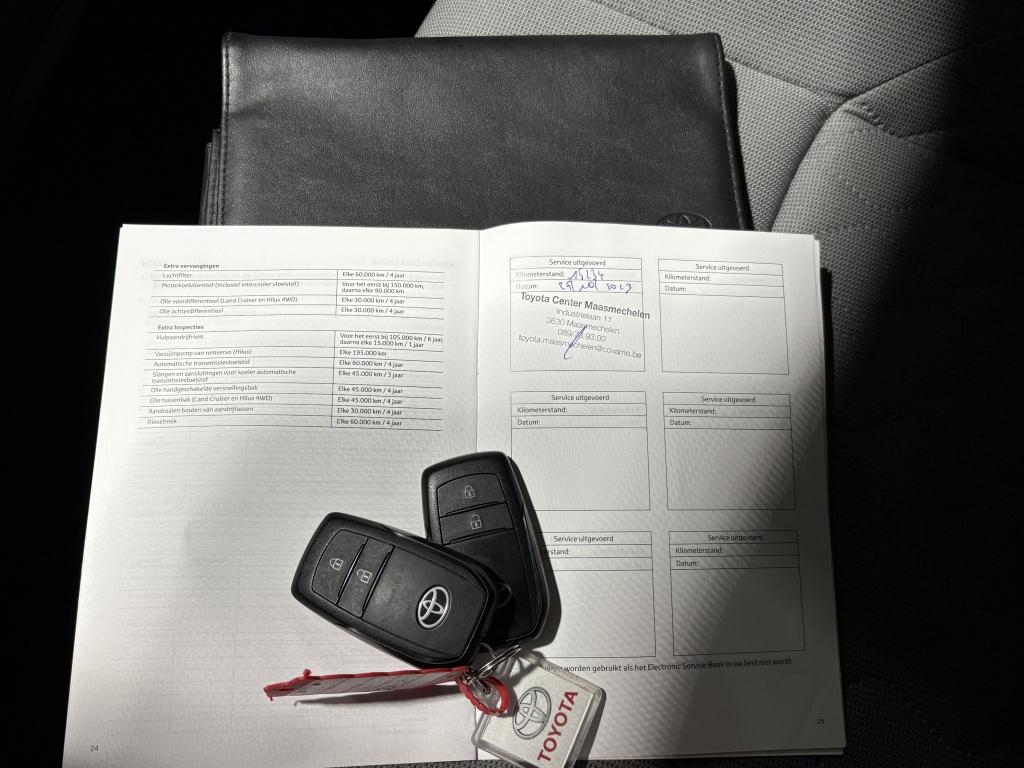 Toyota Corolla Cross hybrid 200 style| adap.cruise| camera| pdc| keyless