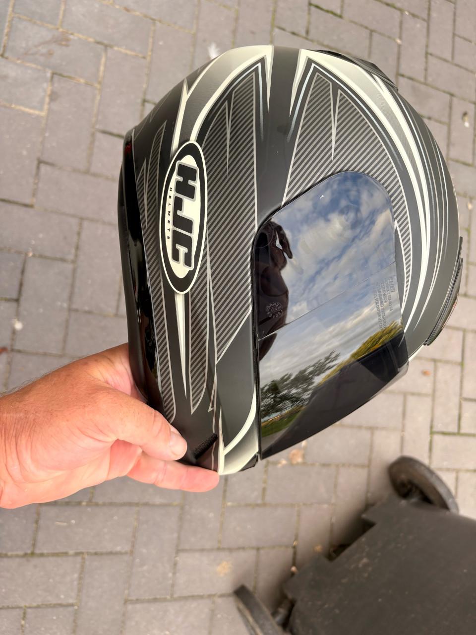 Kinder en volwassen helm en scooter zitje (in zeer goede staat)