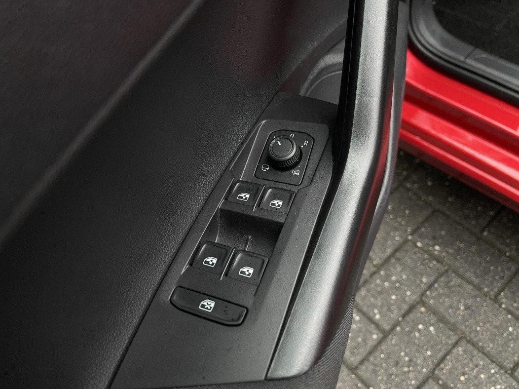 Volkswagen Polo 1.0 tsi life | apple carplay/android auto | stoelverwarming