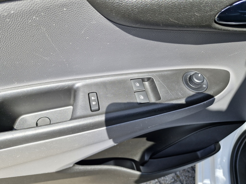 Opel Karl 1.0 ecofl innovation | intellilink navi
