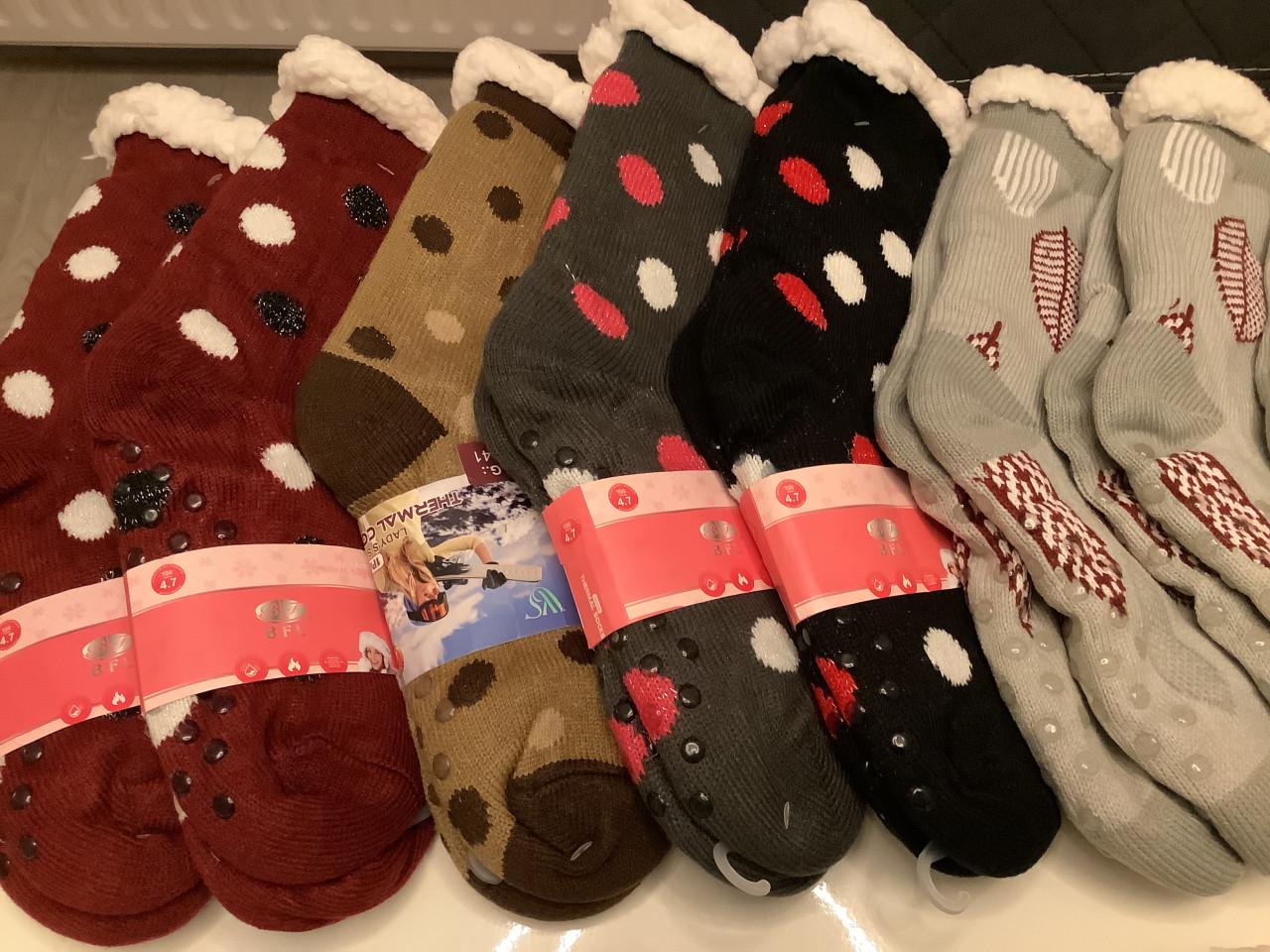 Partij leuke fluffy sokken. (Partij 256)