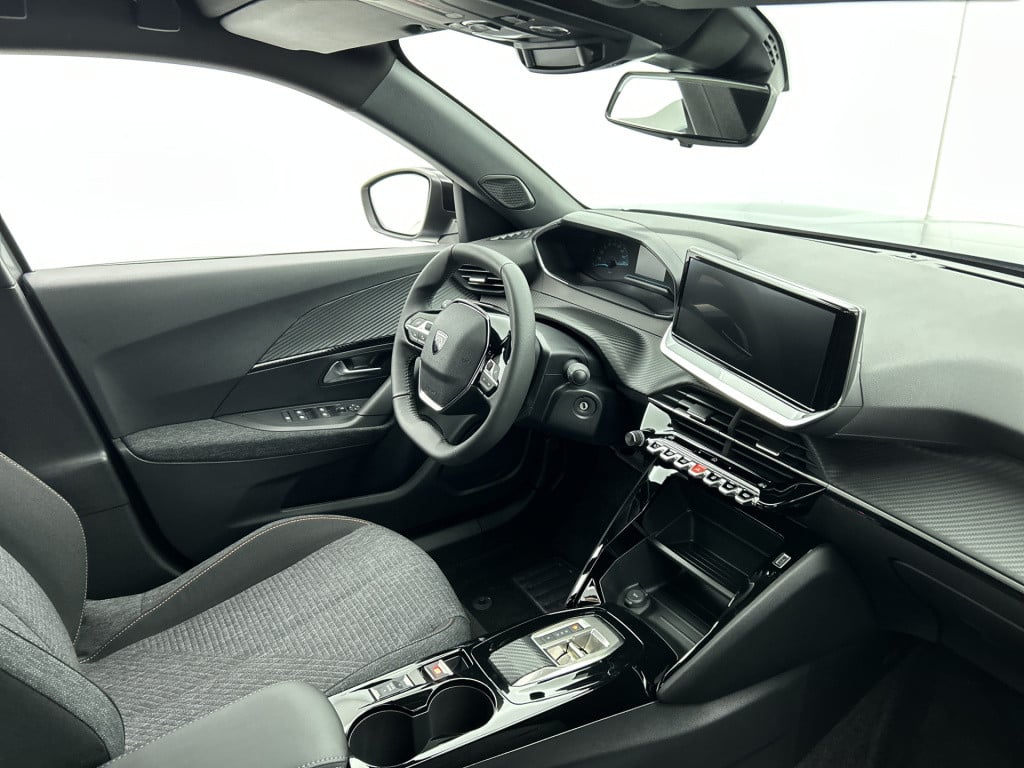 Peugeot E-2008 ev style 50 kwh | rijklaar |