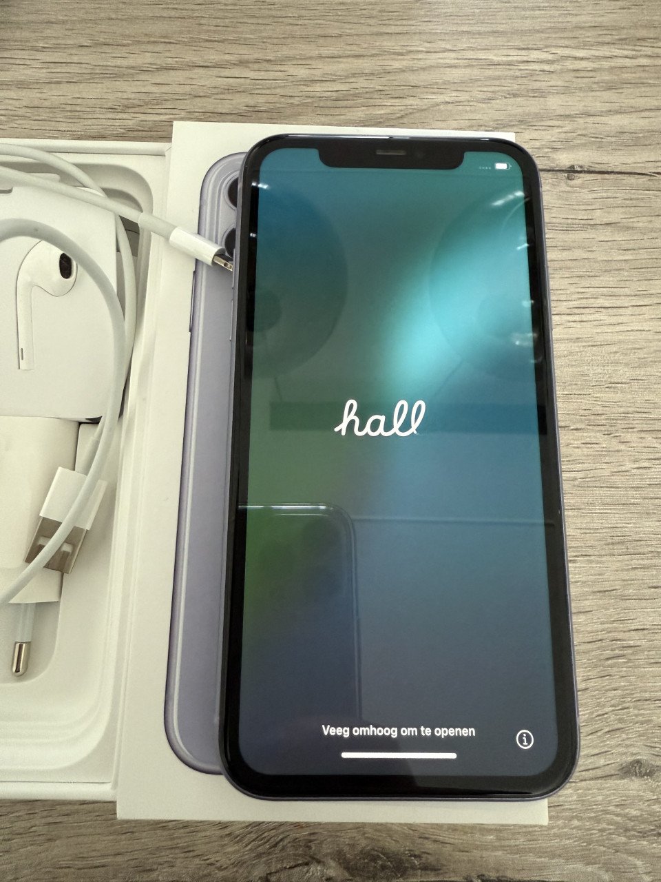 Apple iphone 11 paars 128Gb met accessoires