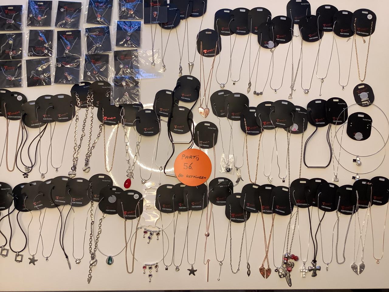 Partij kettingen. ( partij 56)