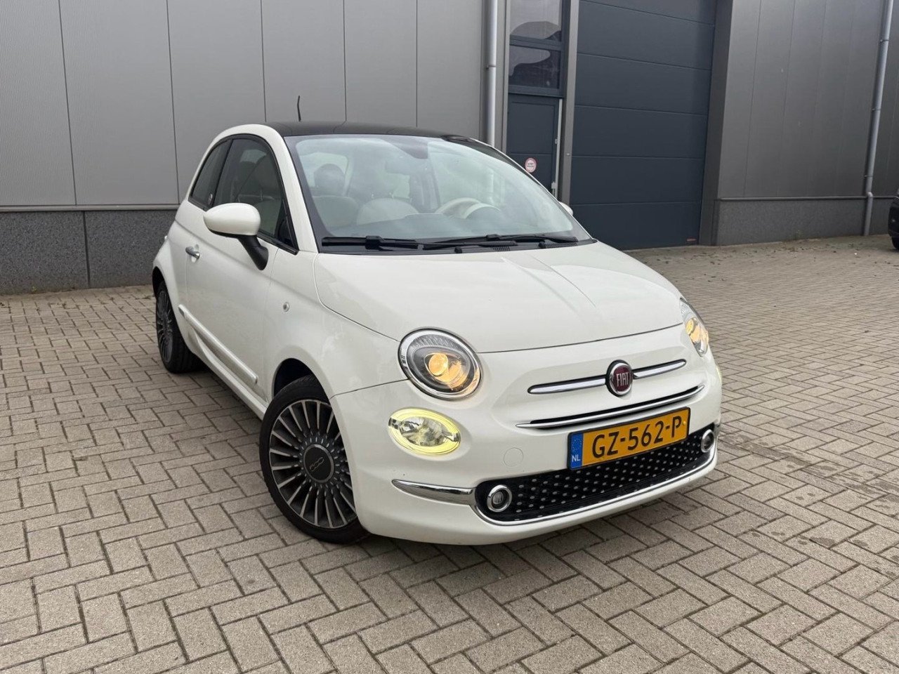 Fiat 500 0.9TwinAir Turbo Lounge Pano 120.844KM