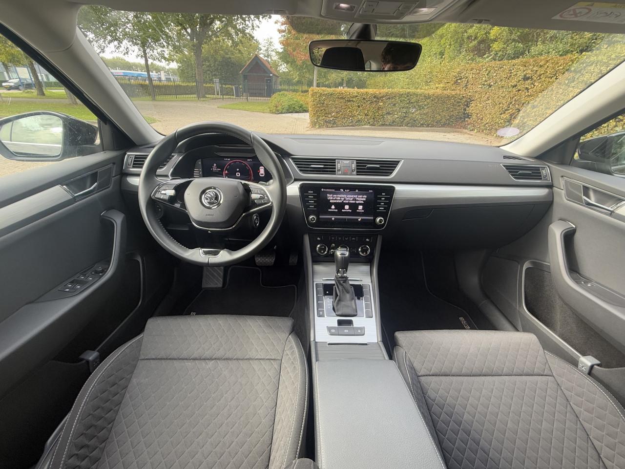 Skoda Superb Combi - 1.5 TSI ACT Business Edition Automaat | ACC| Keyless
