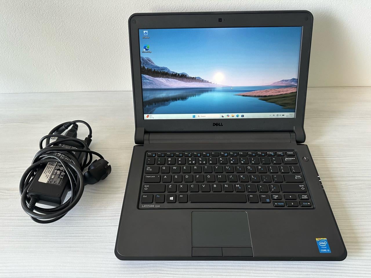 Dell Latitude 13 3340/Intel Core i3/8GB ram/Windows11/