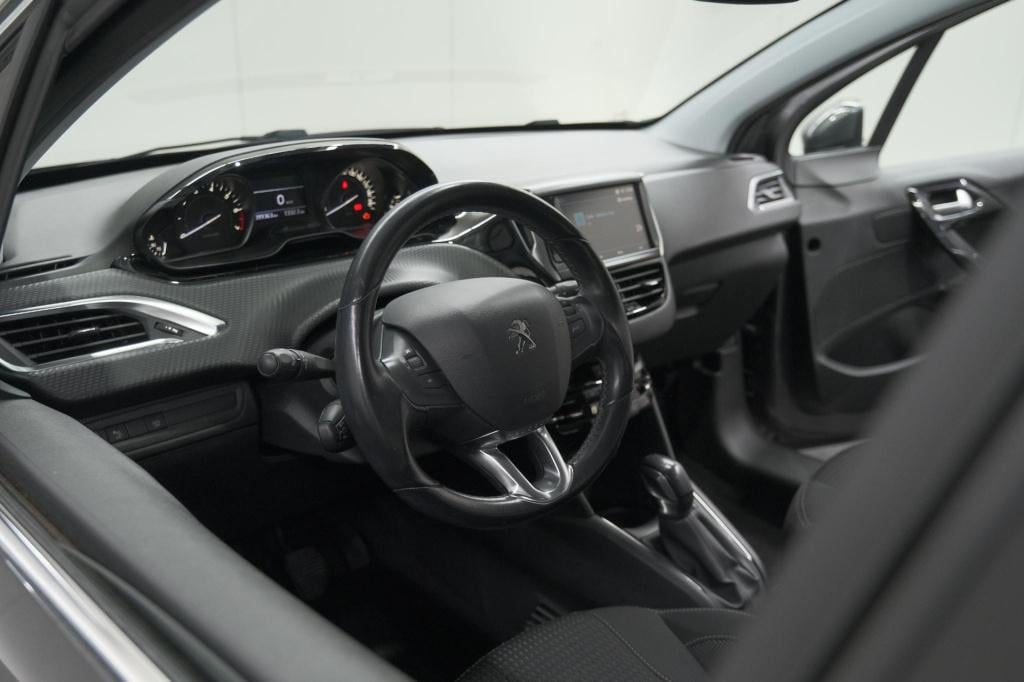 Peugeot 208 puretech 82 blue lease allure | parkeersensoren | climate contr