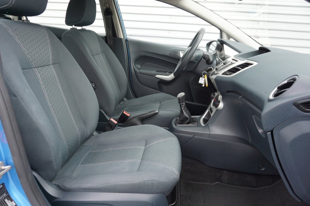 Ford Fiesta 1.6 titanium airco / cruise / elektr. ramen /  lm velgen / nap