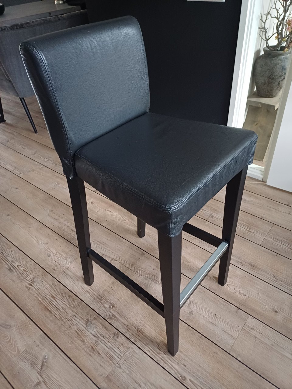 2 Barkrukken te koop i.z.g.s.