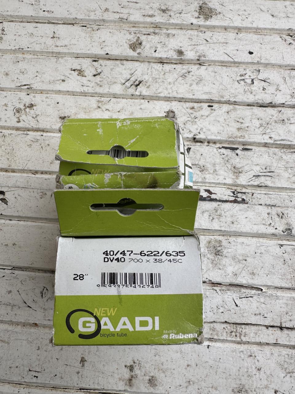 Twee Stuks twee eind fiets binnenbanden. 28”