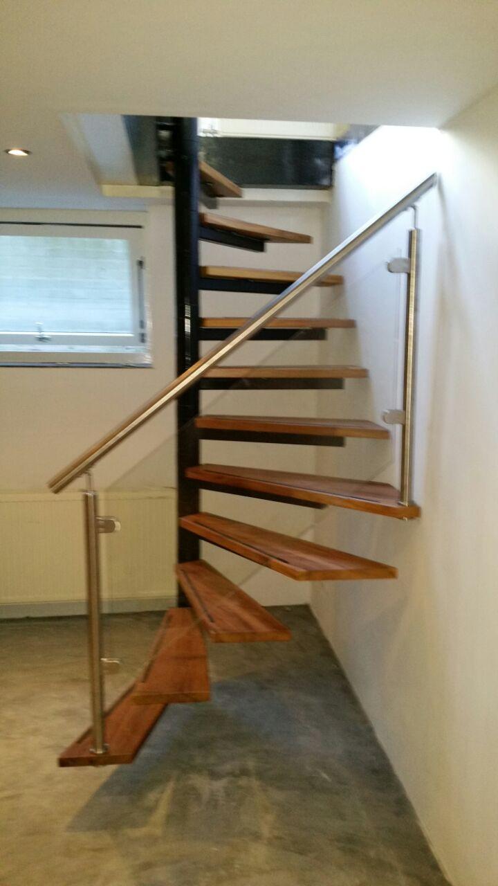 Stalen spiltrap - wenteltrap op maat – Al meer dan 40 Jaar vakmanschap