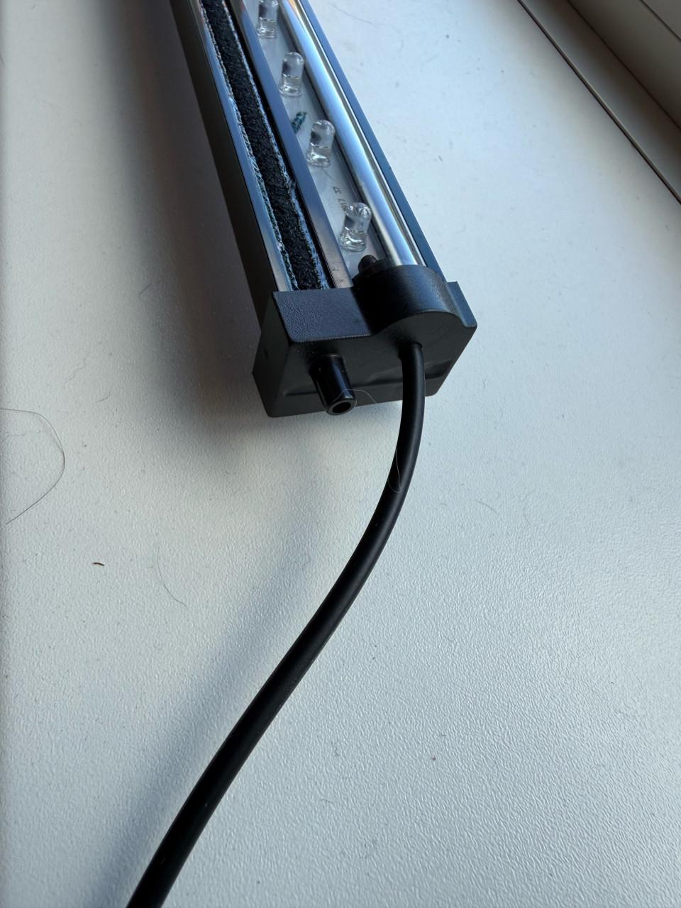 Aquarium lamp met aansluiting voor luchtpomp