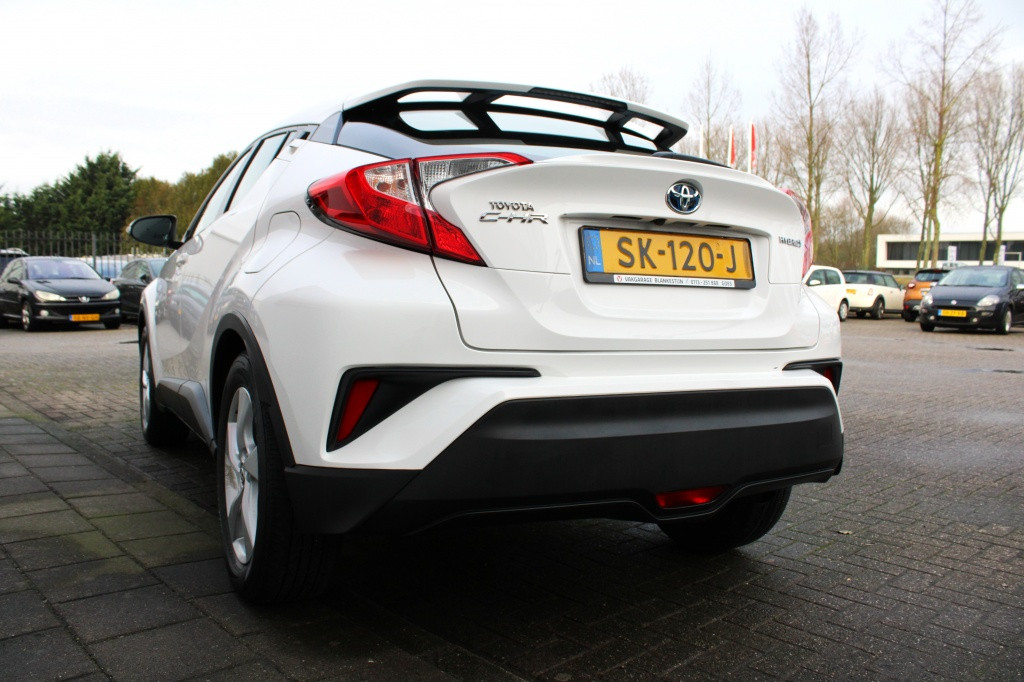 Toyota C-hr 1.8 hybrid active